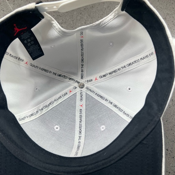 White Jordan Cap with Black Logo - Picture 5 of 8